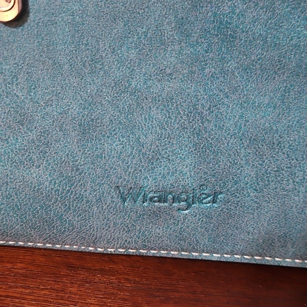 Wrangler Crossbody - Picture 5 of 5